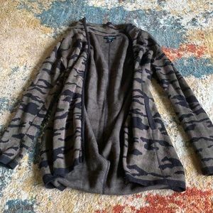Women’s camo cardigan